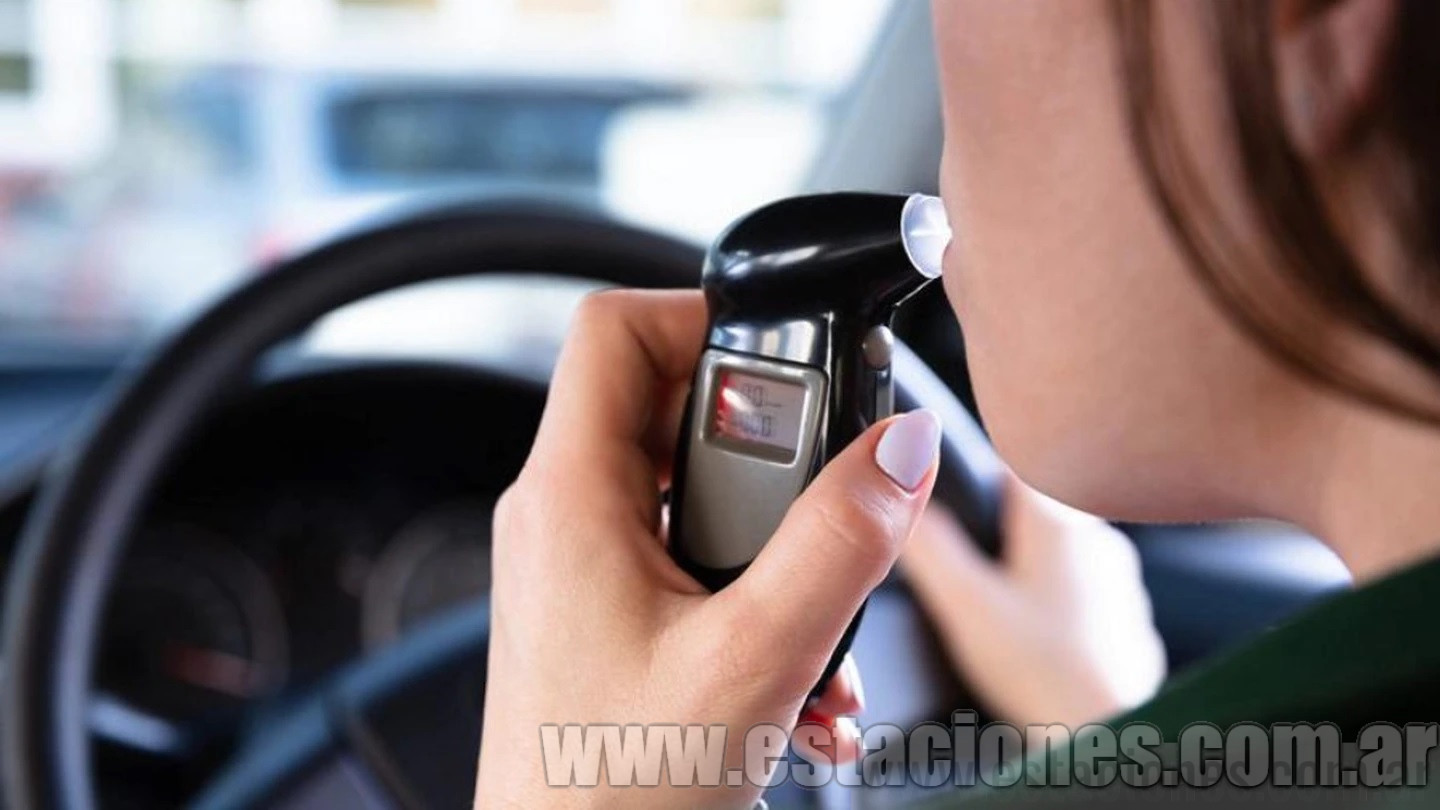 Evitarían accidentes los alcoholímetros obligatorios en los coches?