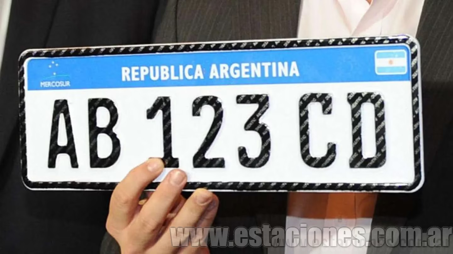 Tapar la patente del auto en CABA se multa con más de 100.000